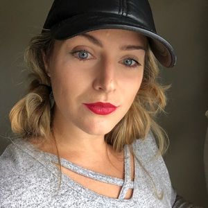 Meet your Posher, Mia